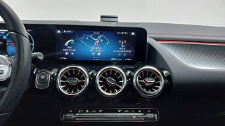MERCEDES BENZ EQA H243 2024