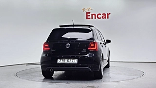 VOLKSWAGEN POLO 2016
