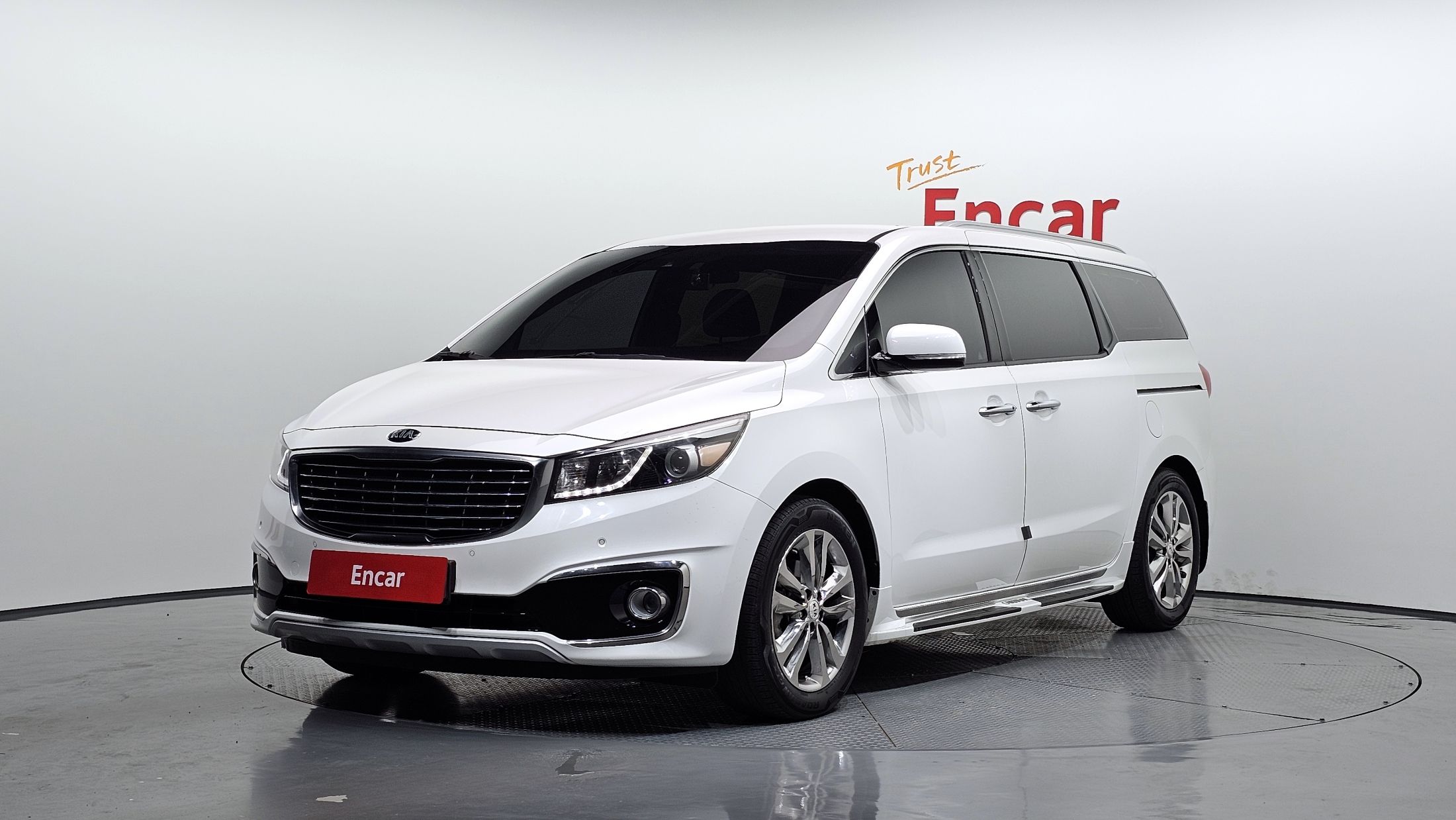 KIA CARNIVAL 2015