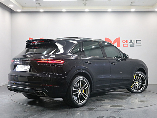 PORSCHE CAYENNE PO536 2021