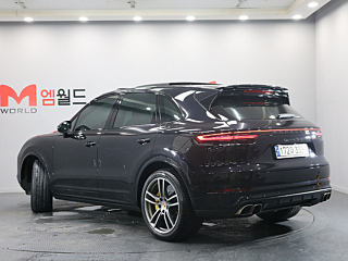 PORSCHE CAYENNE PO536 2021
