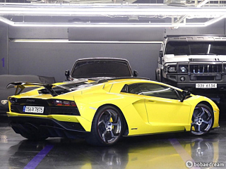 LAMBORGHINI AVENTADOR 2018