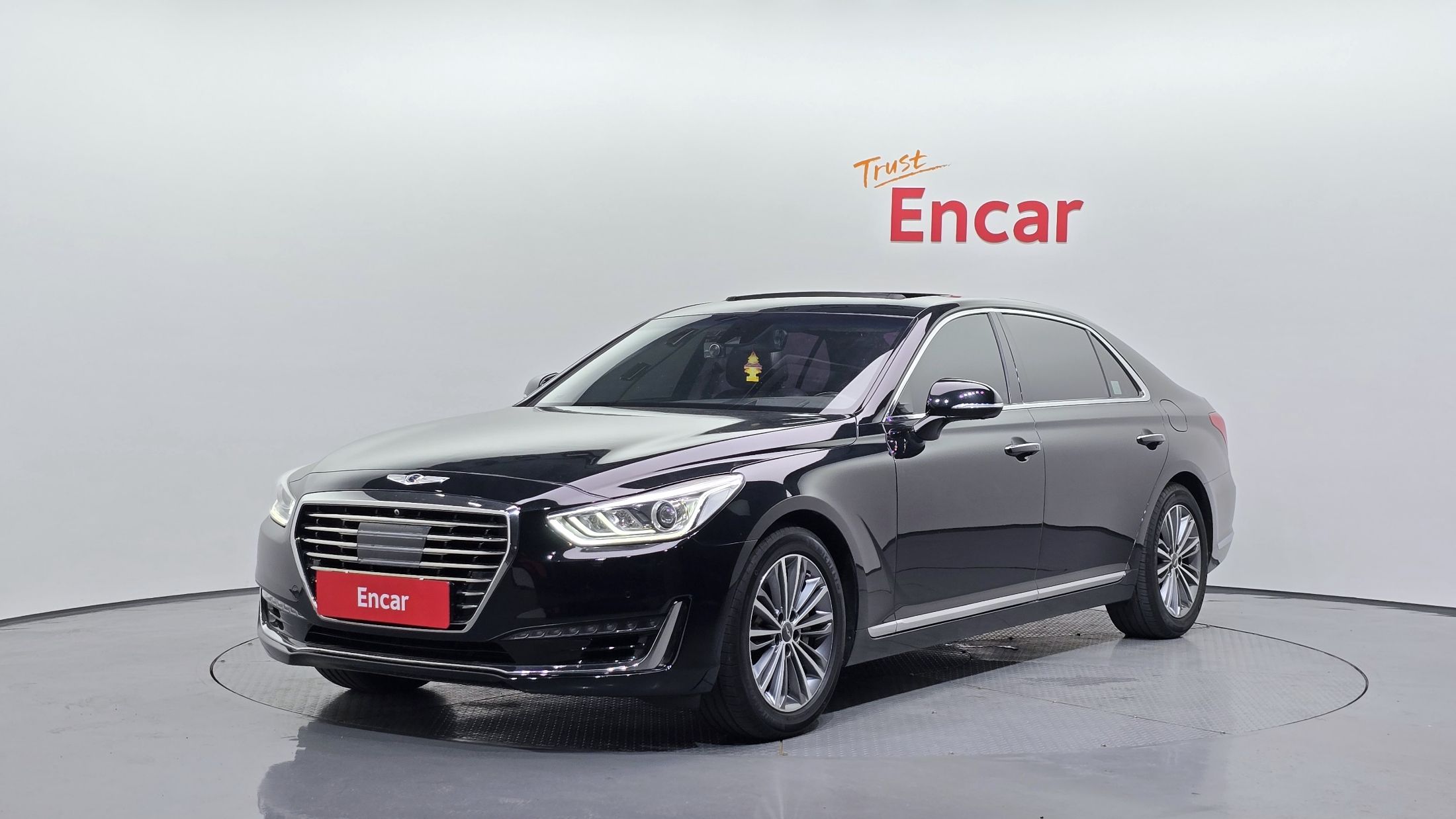 GENESIS EQ900 2016