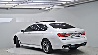 BMW 7-SERIES G11 2018