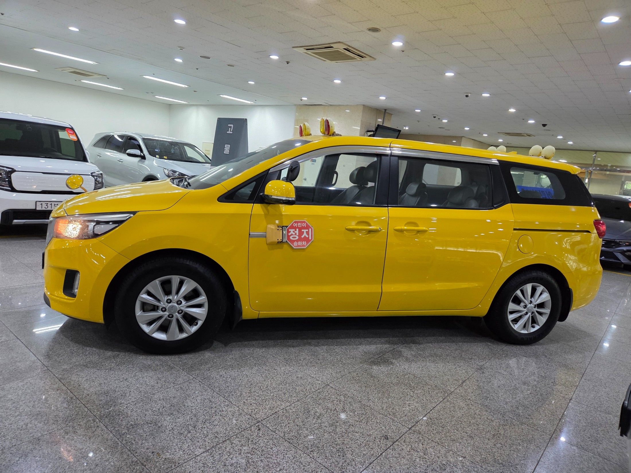 KIA CARNIVAL 2017