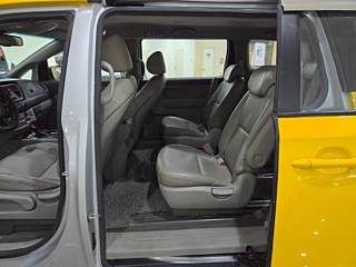 KIA CARNIVAL 2017