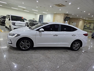 HYUNDAI AVANTE AD 2017
