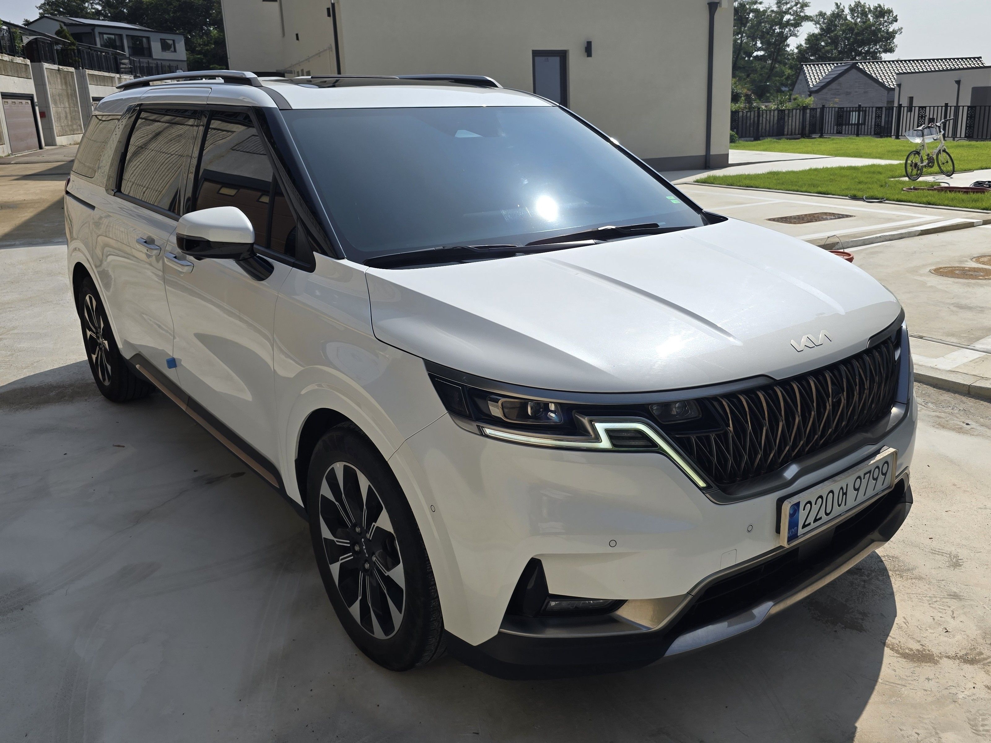 KIA CARNIVAL 2023