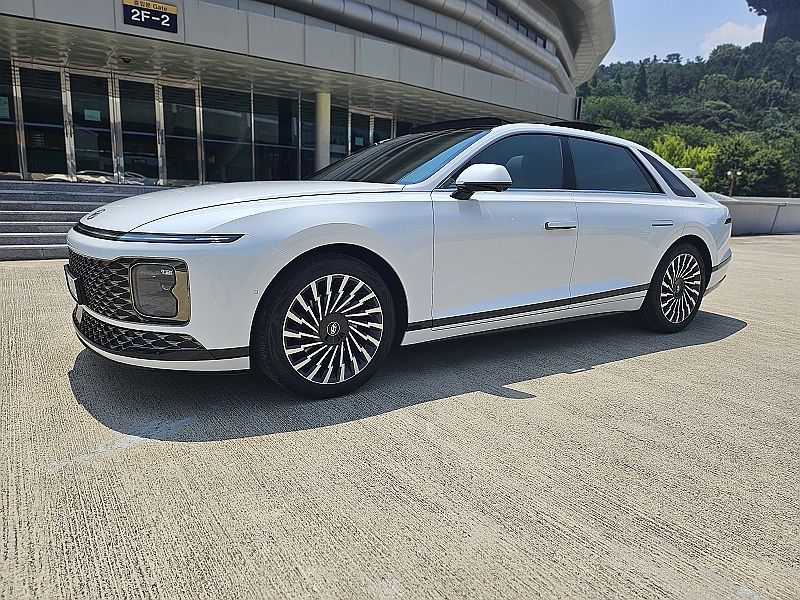 HYUNDAI GRANDEUR GN7 2023