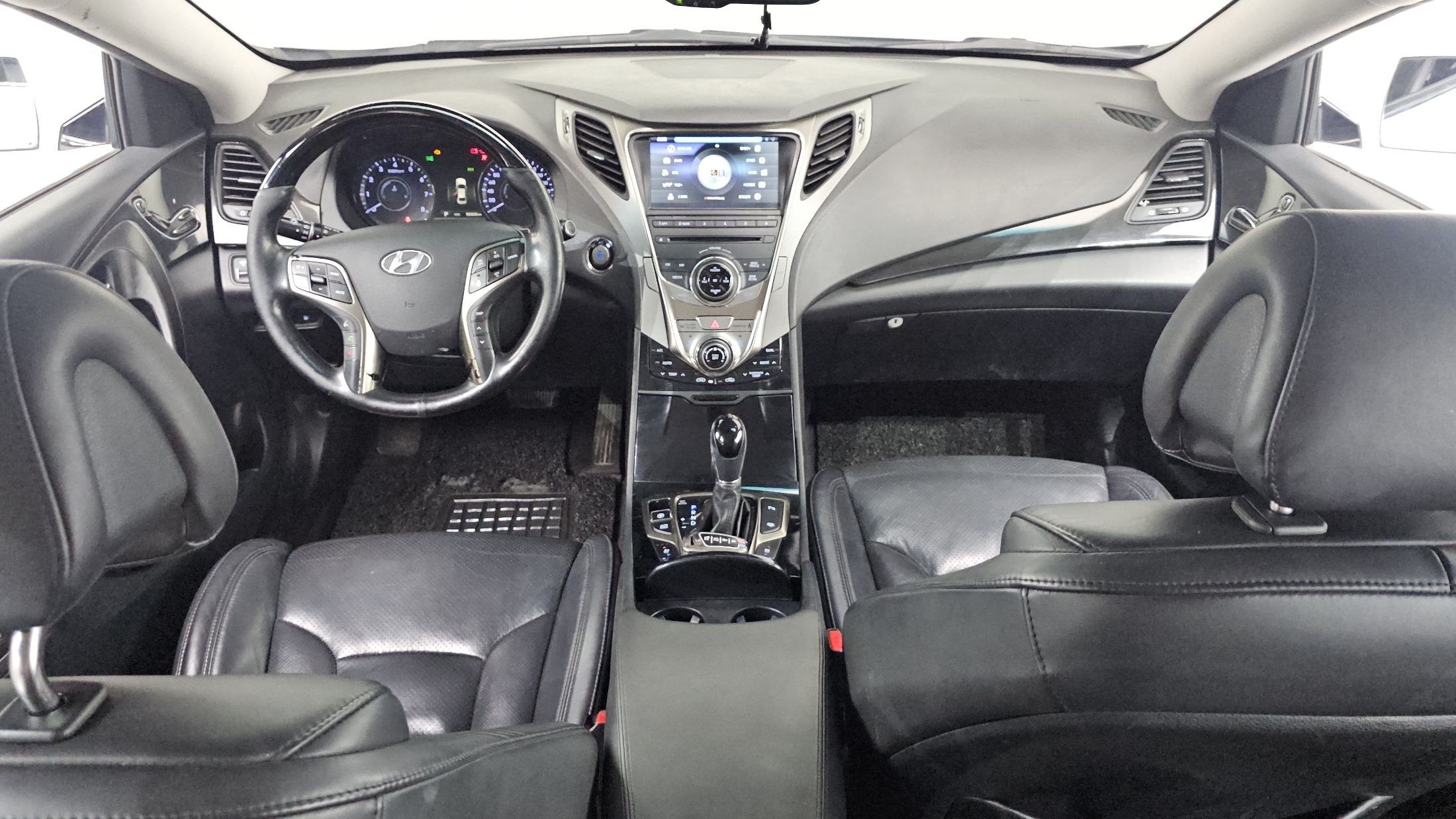 HYUNDAI GRANDEUR HG 2011