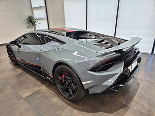 Заказать LAMBORGHINI HURACAN