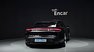 PORSCHE TAYCAN  Turbo 2021