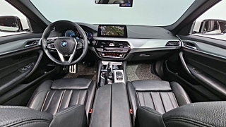 BMW 5-SERIES G30 2017