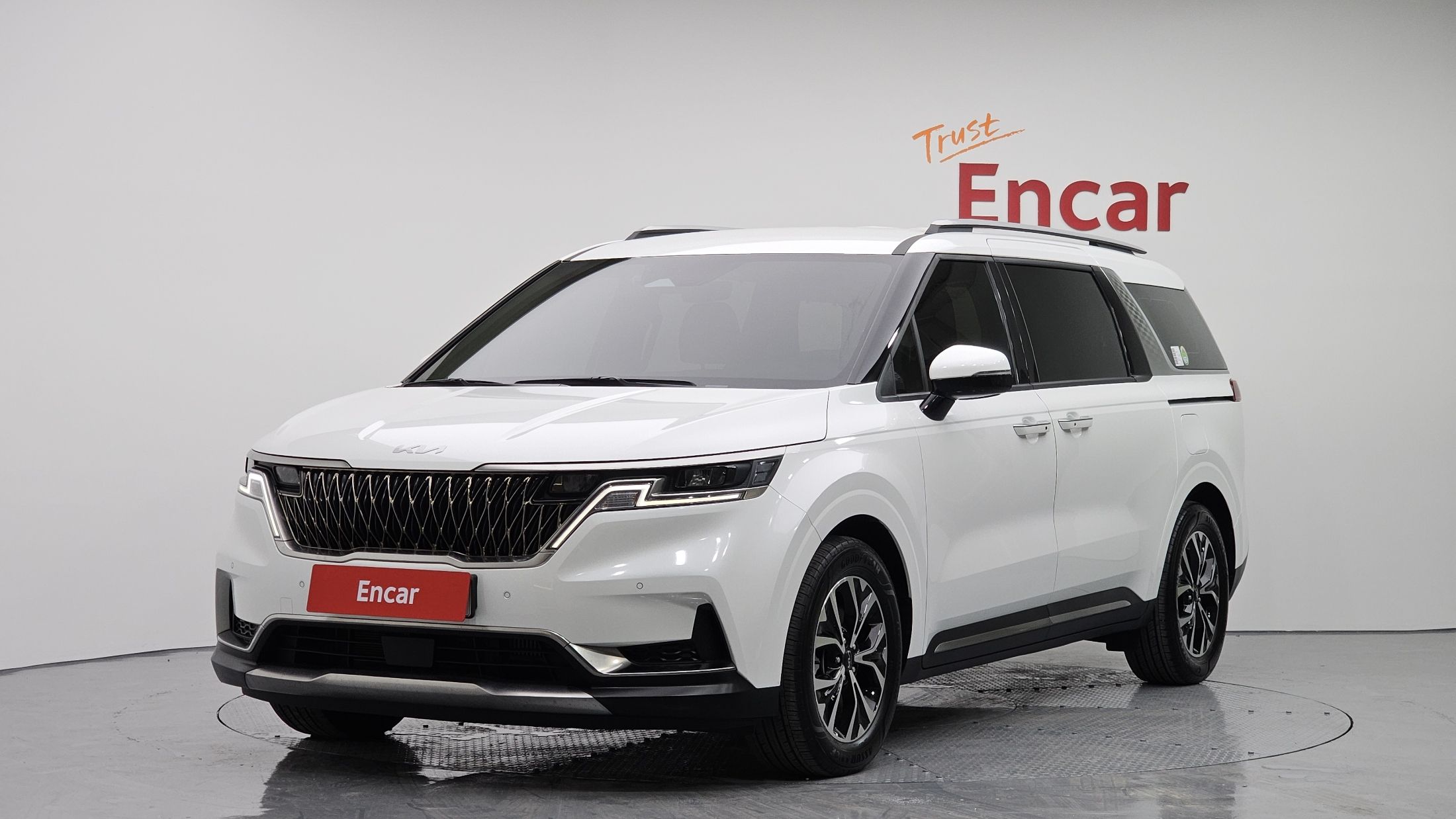 KIA CARNIVAL 2023