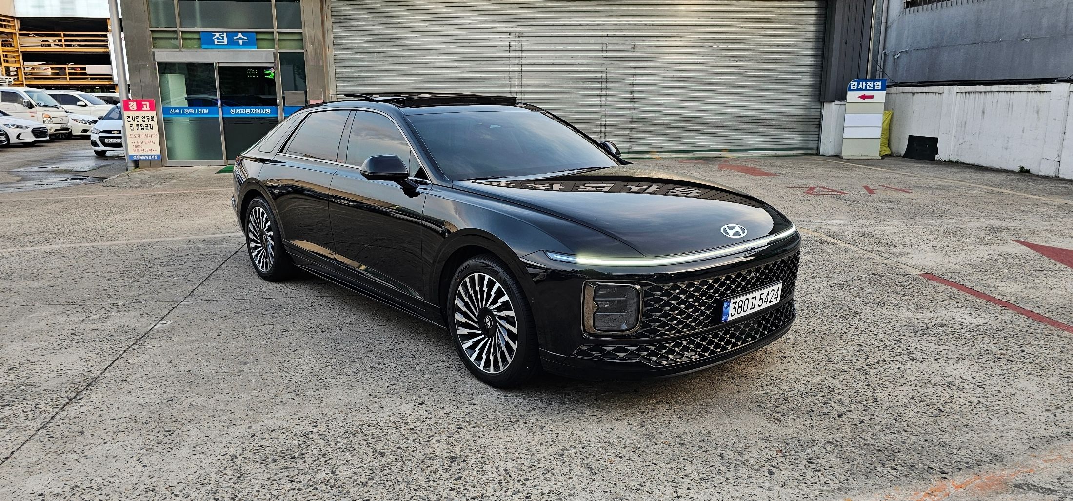 HYUNDAI GRANDEUR HYBRID GN7 2023