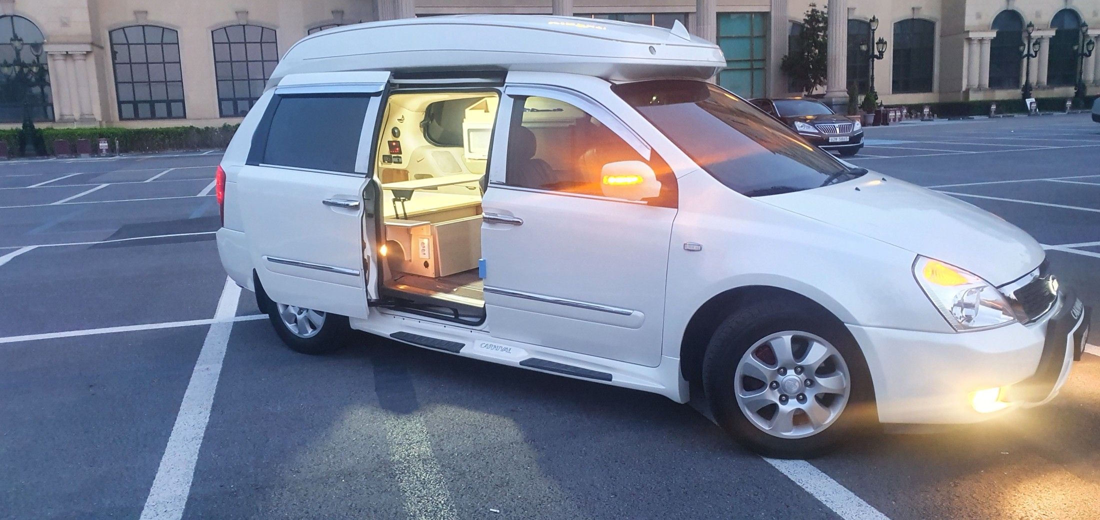 KIA CARNIVAL GRAND
