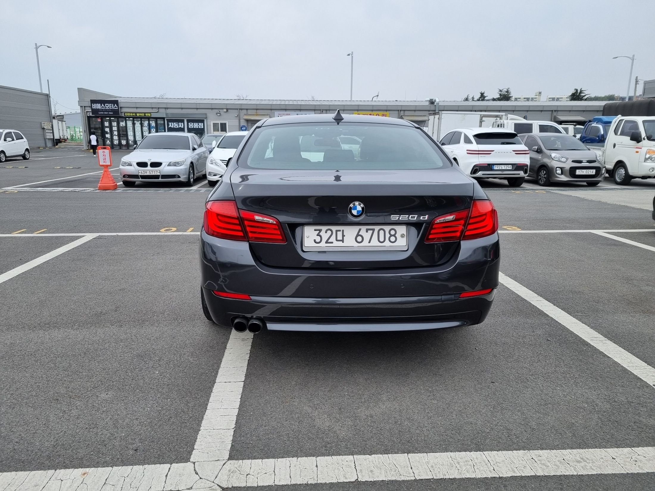 BMW 5-SERIES F10 2011