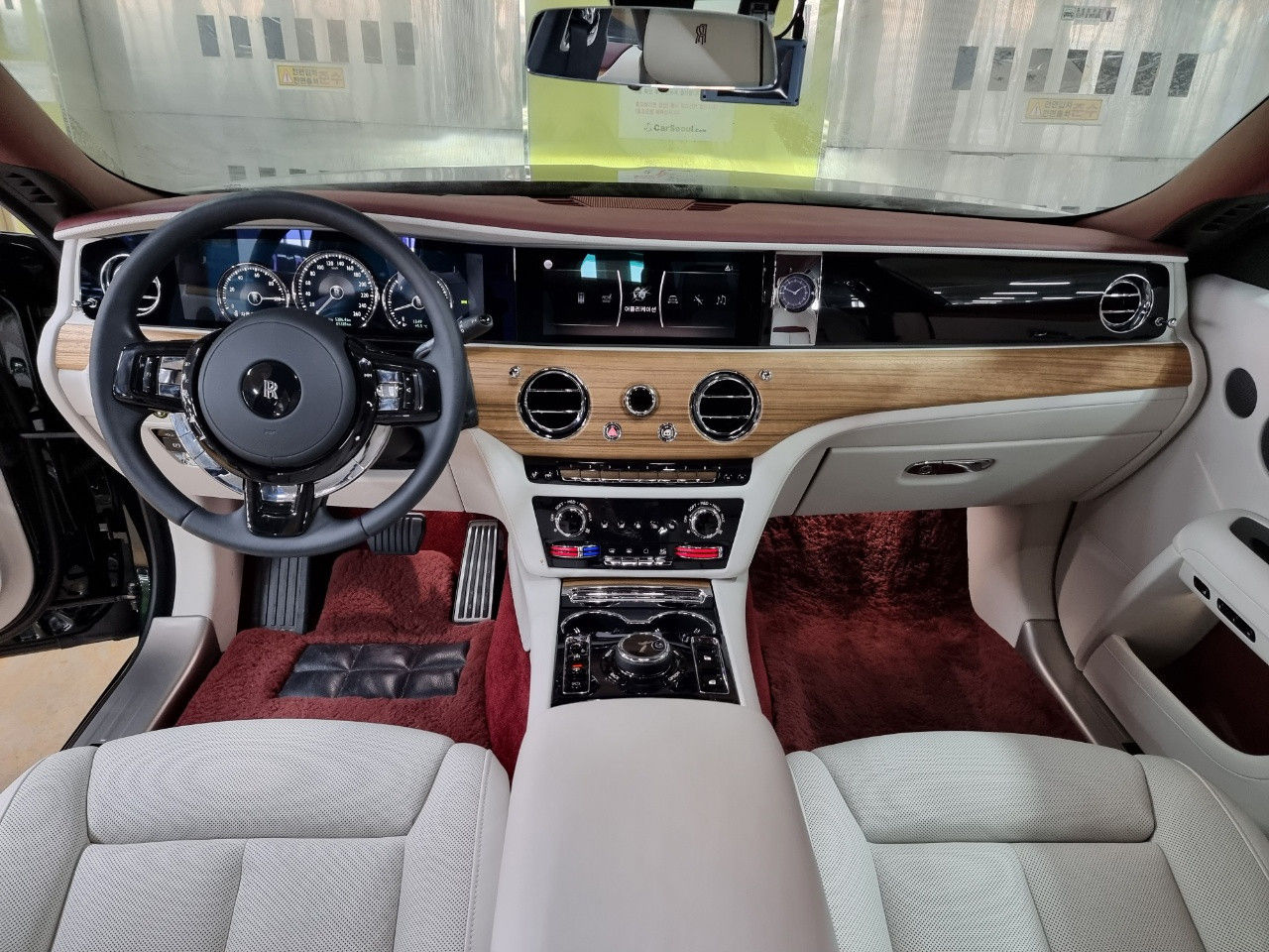 ROLLS ROYCE GHOST 2021