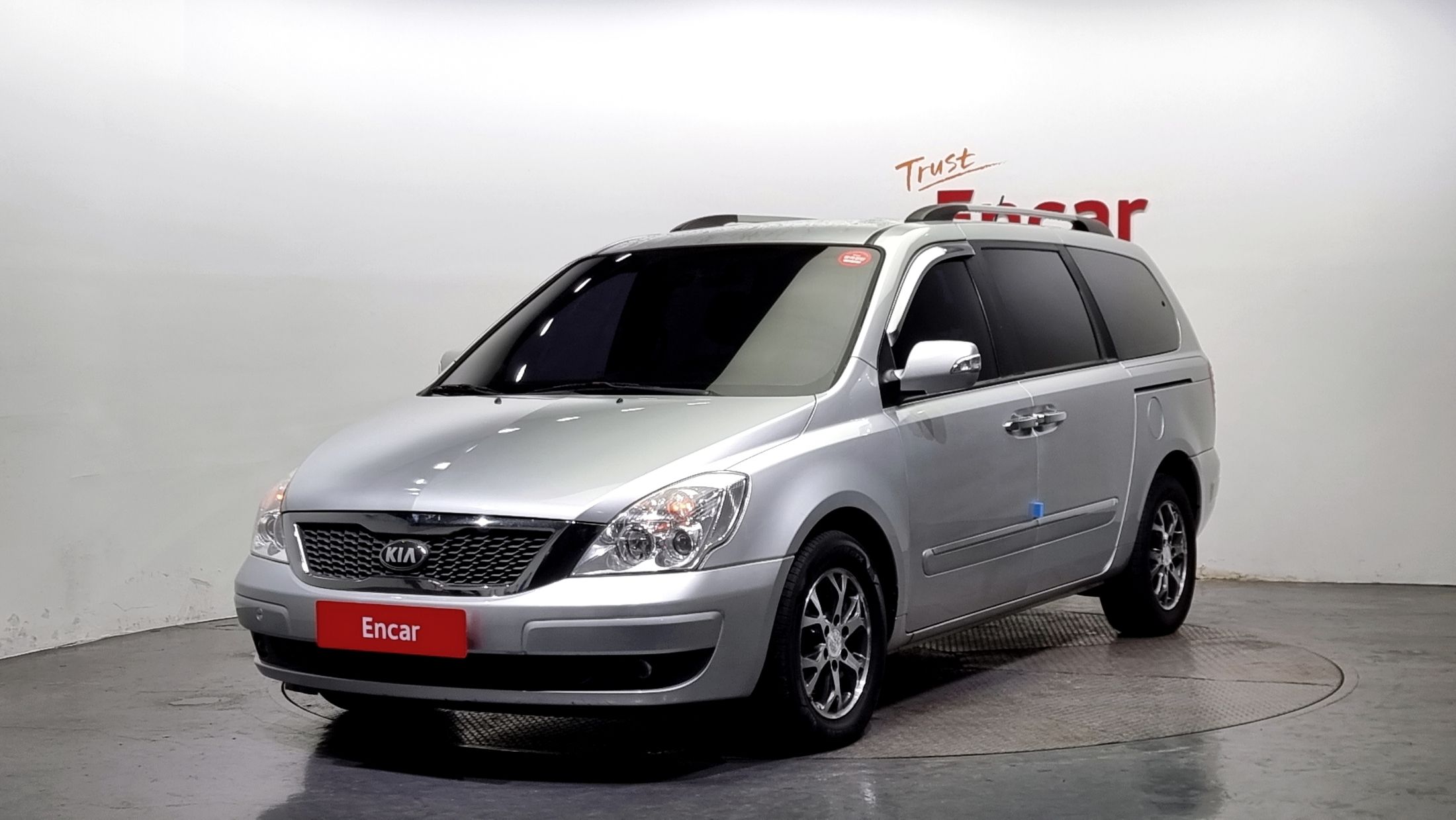 KIA CARNIVAL R 2013