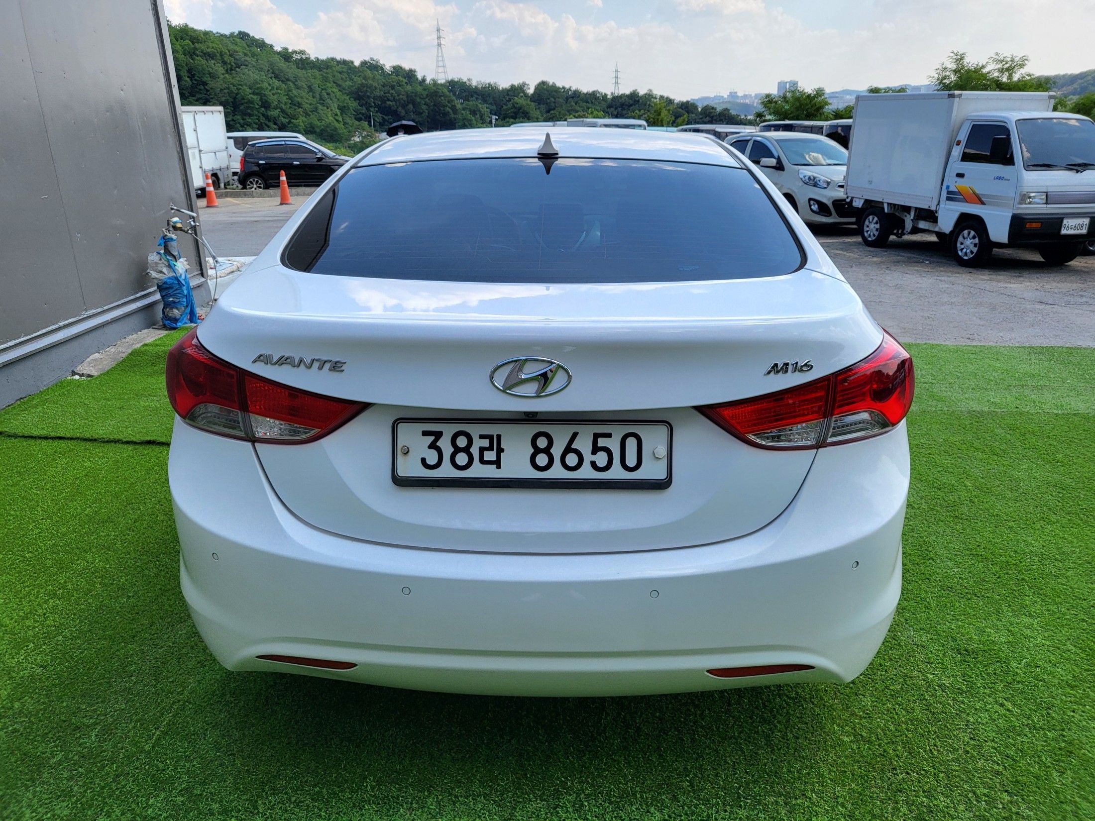 HYUNDAI AVANTE MD 2012