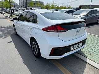 HYUNDAI IONIQ HYBRID 2017