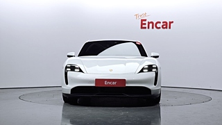 PORSCHE TAYCAN 2023
