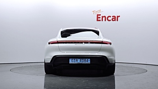 PORSCHE TAYCAN 2023