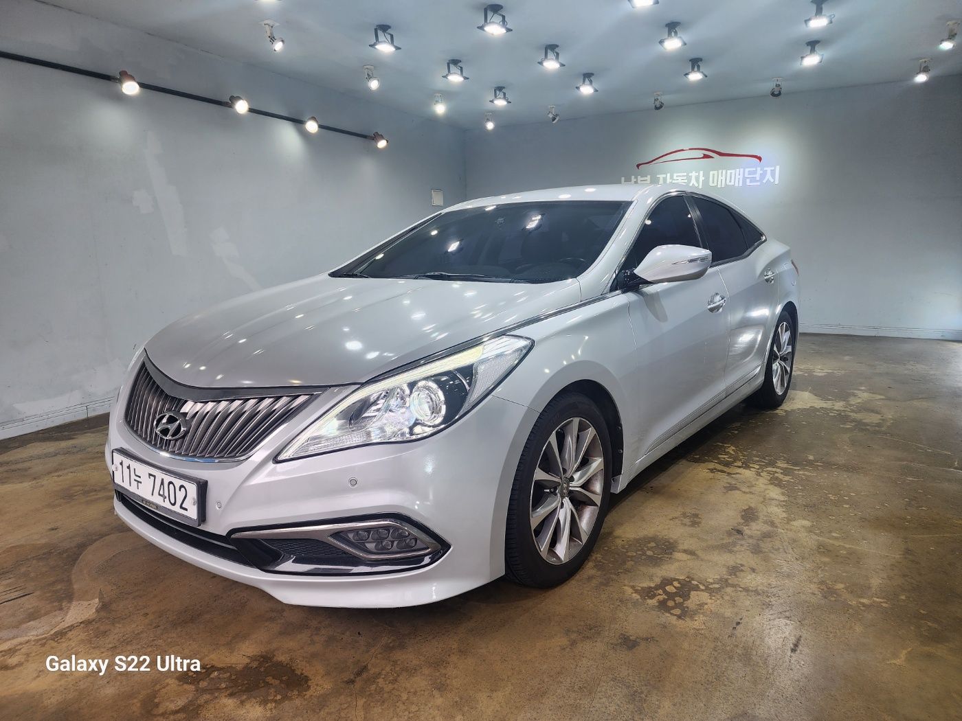 HYUNDAI GRANDEUR HG 2015