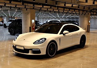 PORSCHE PANAMERA 971 2018