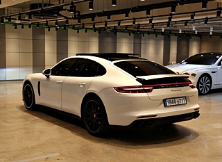 PORSCHE PANAMERA 971 2018