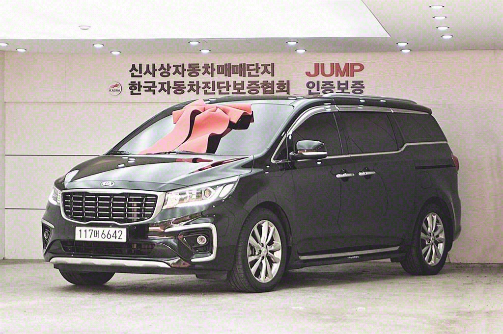 KIA CARNIVAL 2018