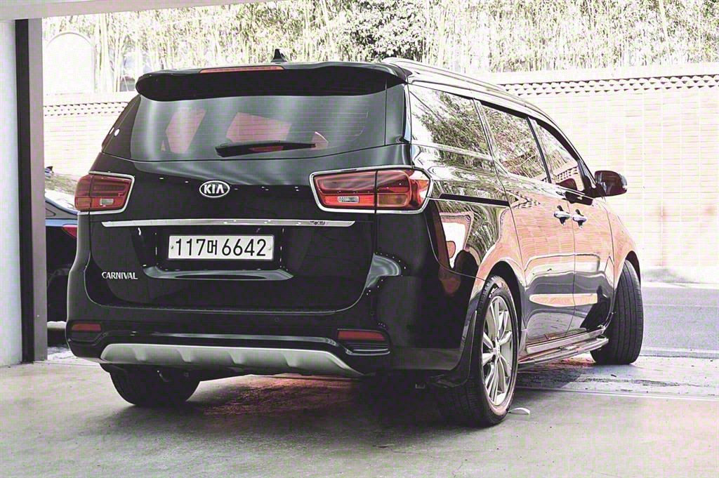 KIA CARNIVAL 2018