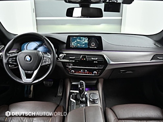 BMW 5-SERIES G30 2018