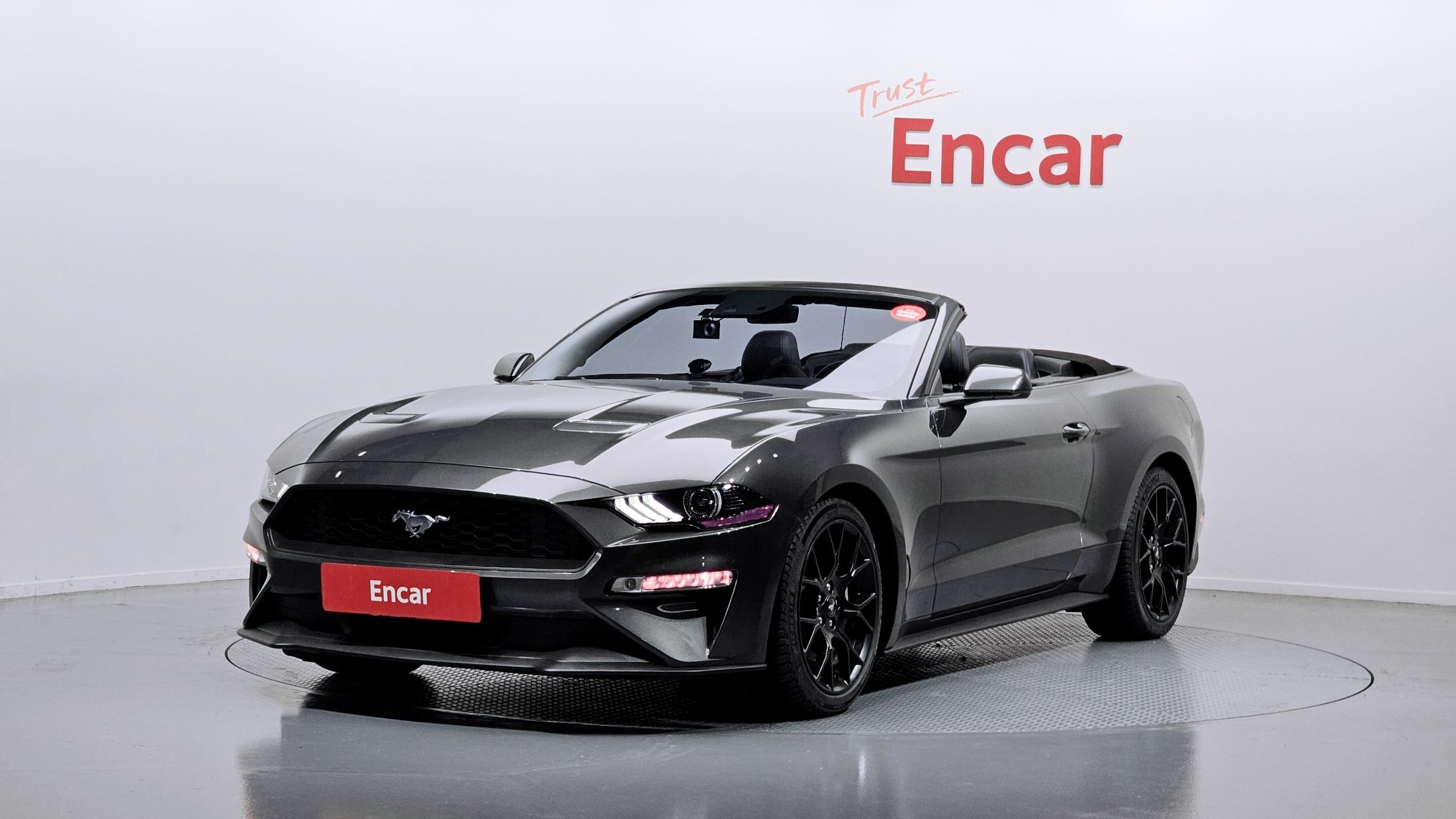 FORD MUSTANG