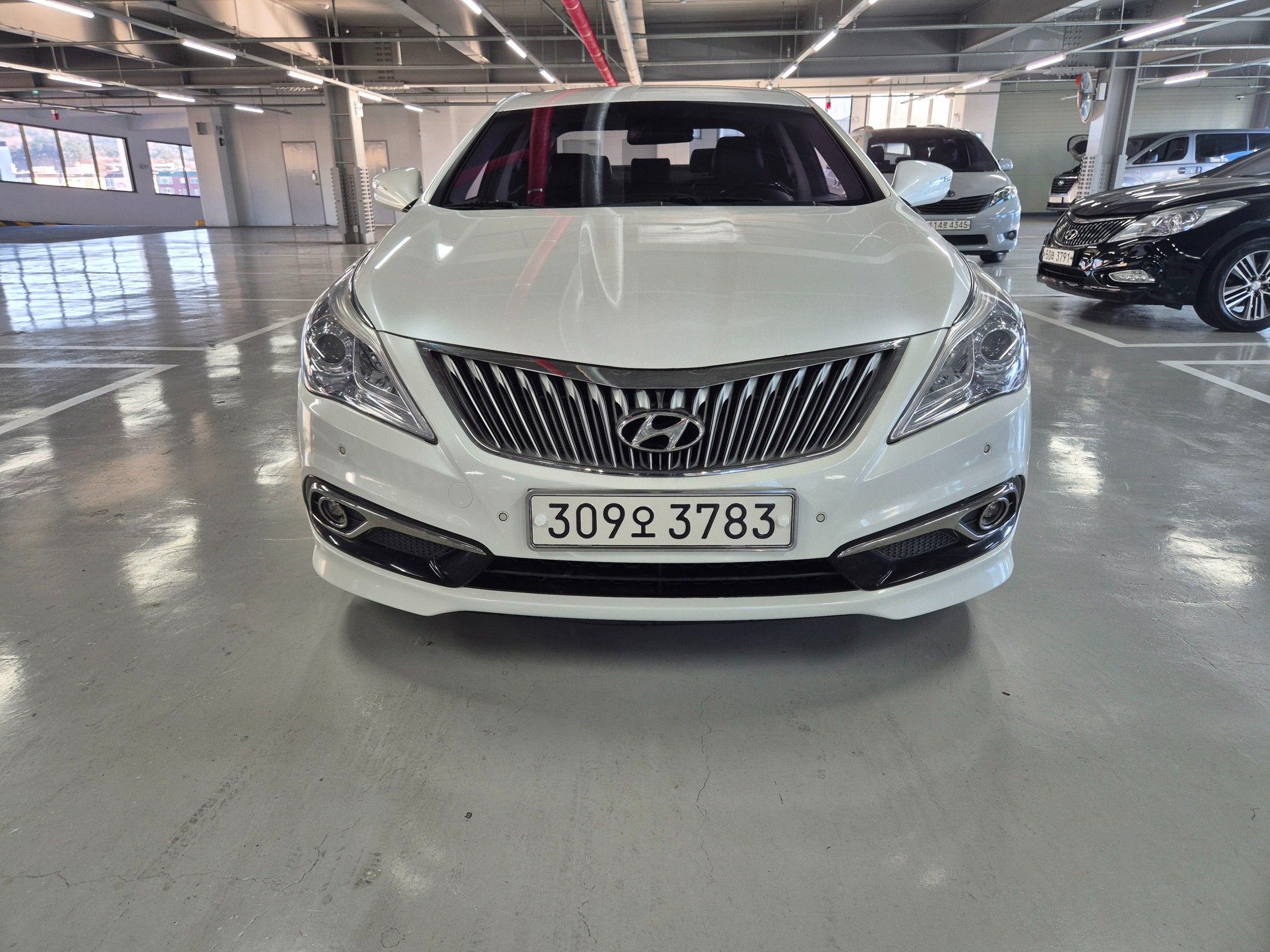 HYUNDAI GRANDEUR HG 2015