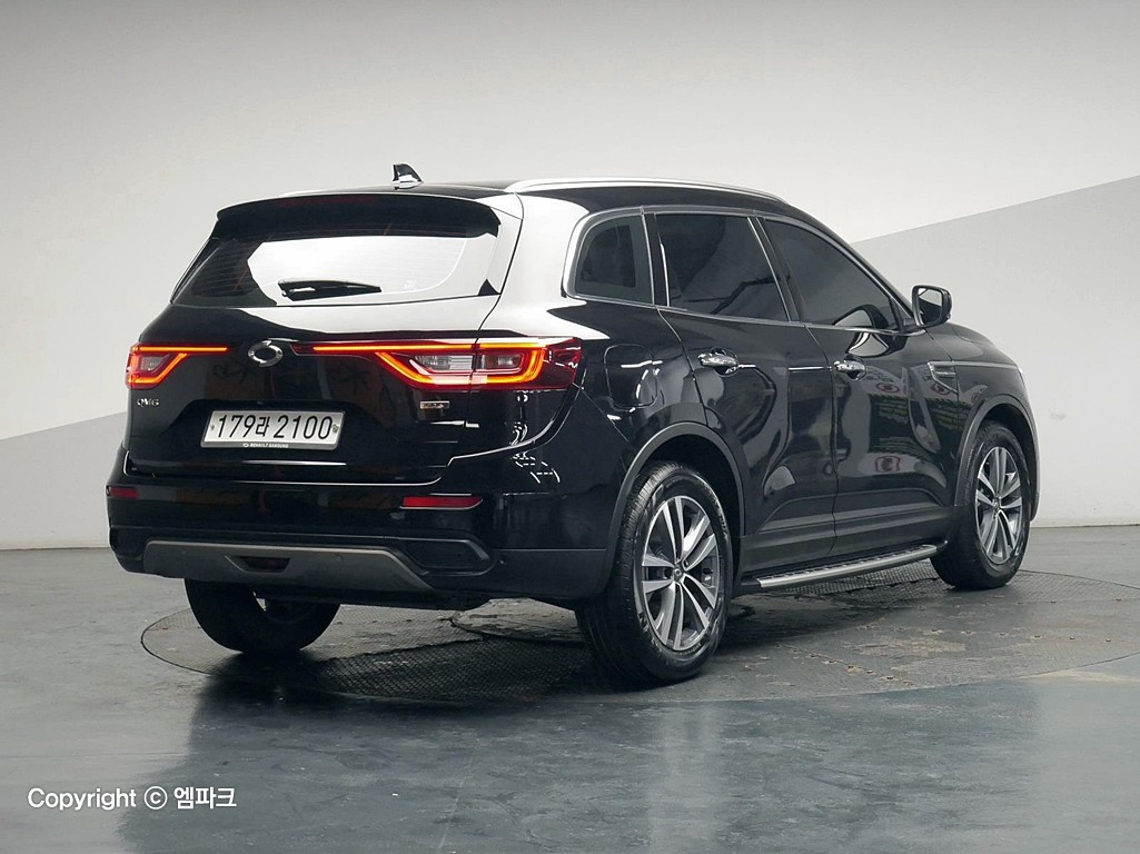 SAMSUNG QM6 2019