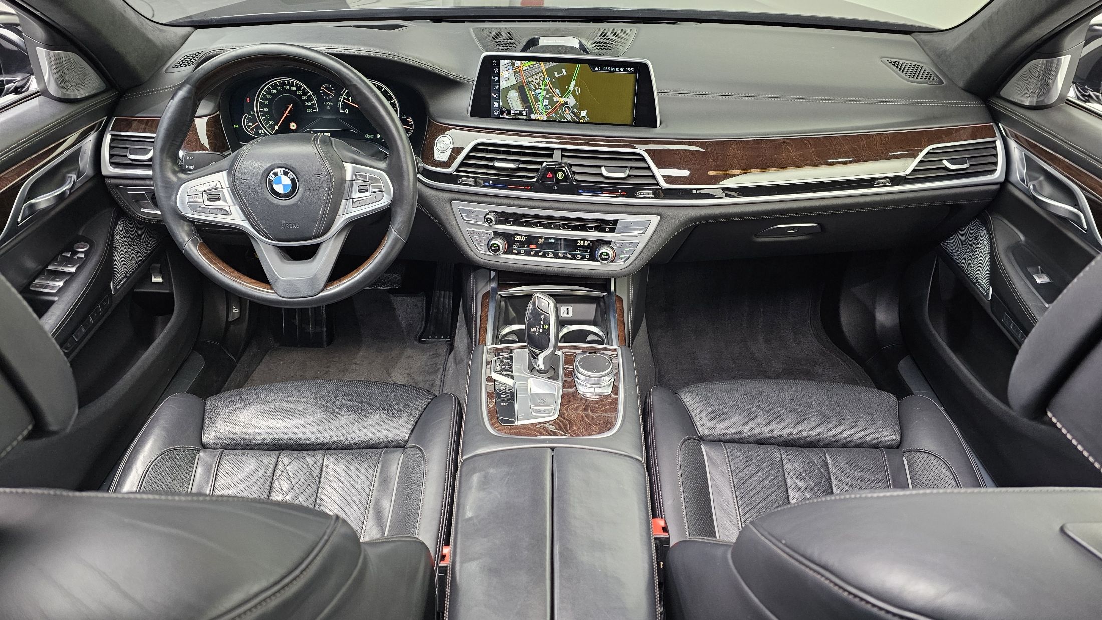 BMW 7-SERIES G11 2016
