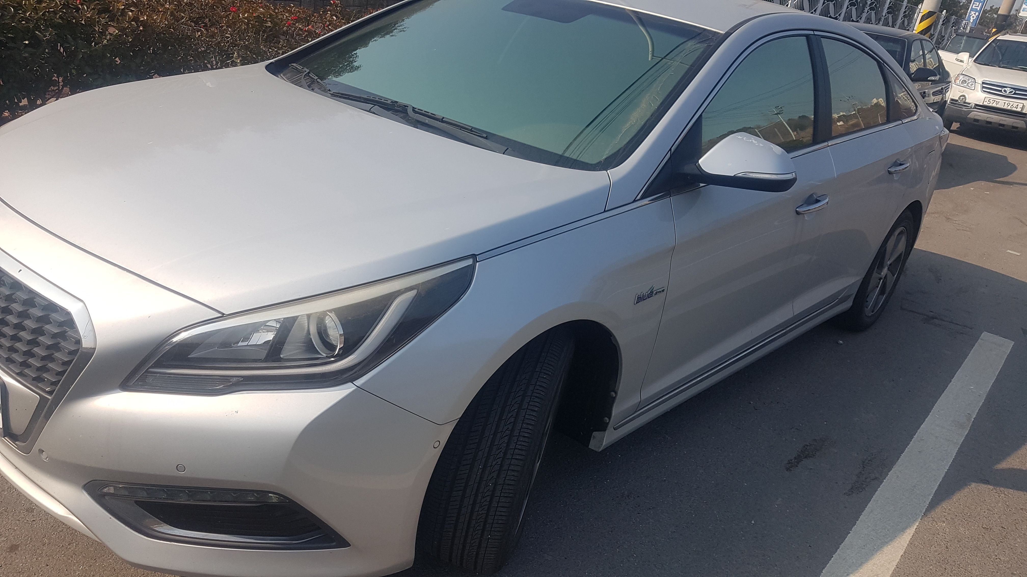 HYUNDAI LF SONATA HYBRID