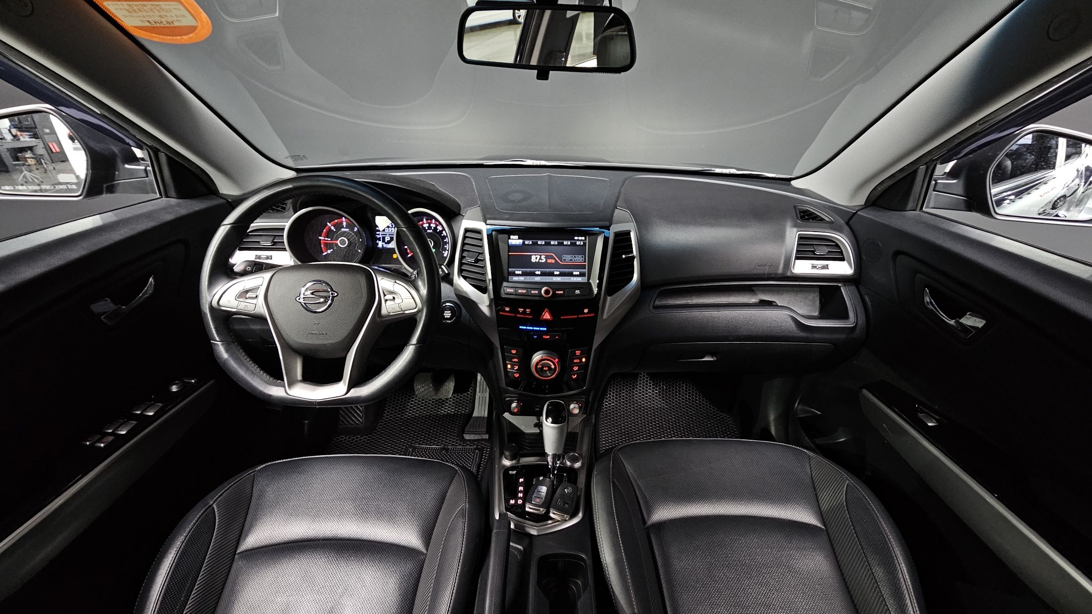 SSANGYONG TIVOLI 2015