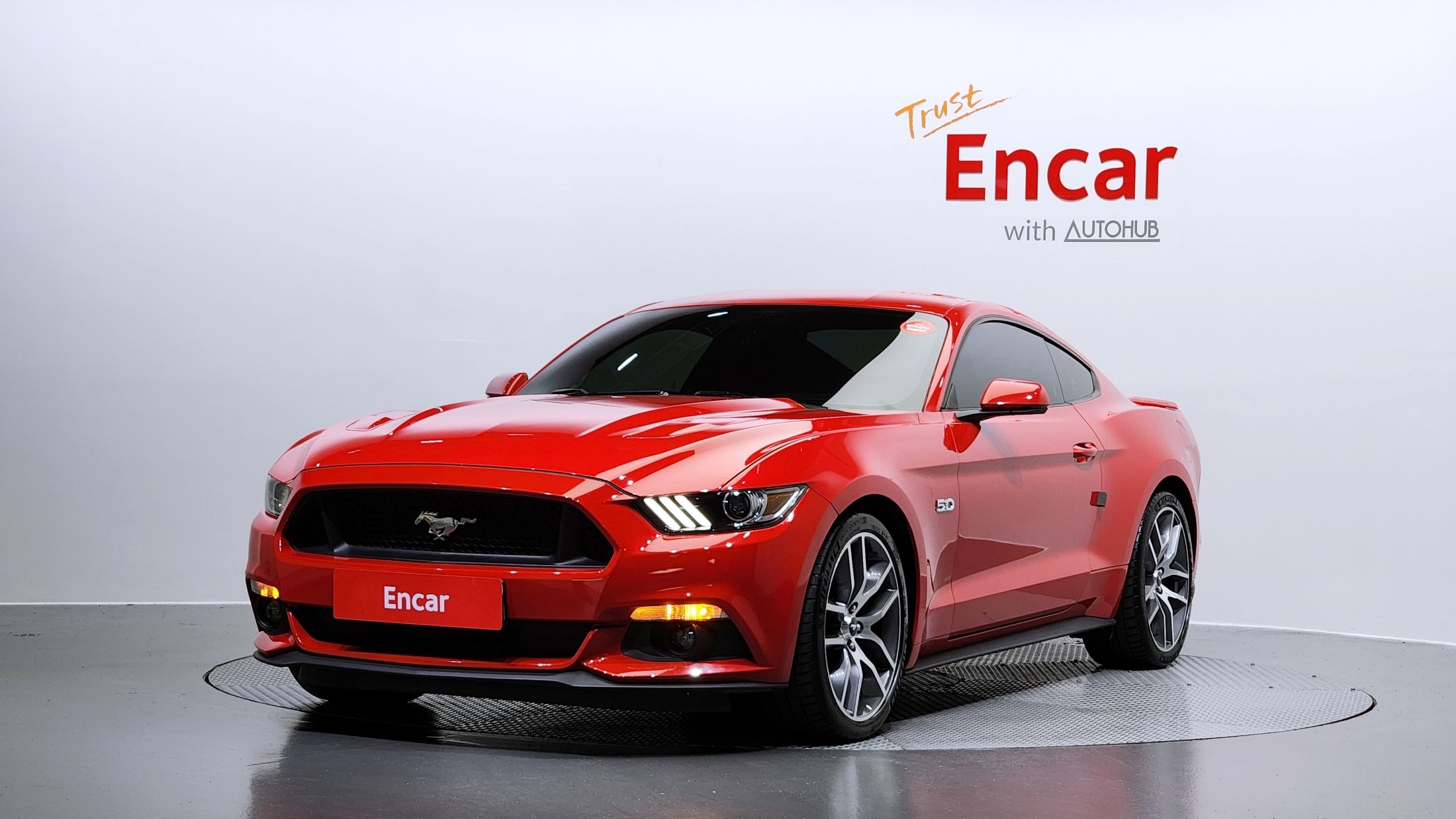 FORD MUSTANG
