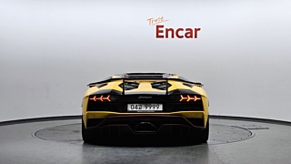 LAMBORGHINI AVENTADOR 2018