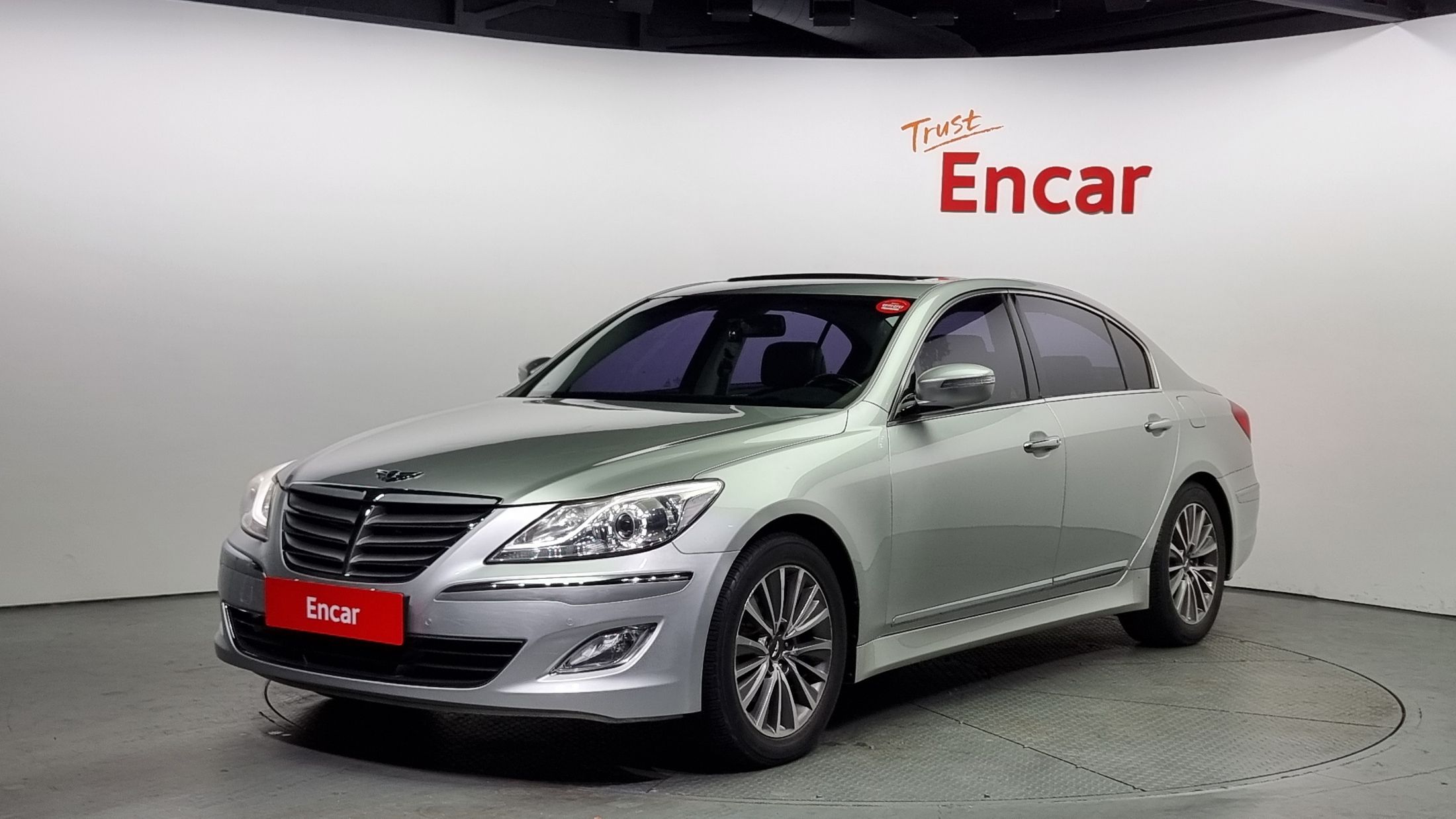 HYUNDAI GENESIS