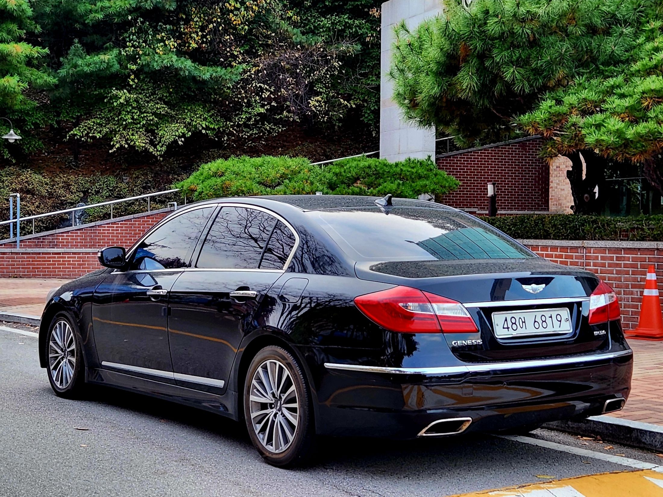 HYUNDAI GENESIS 2012