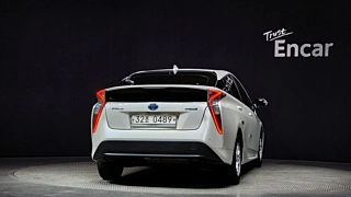 TOYOTA PRIUS 2016