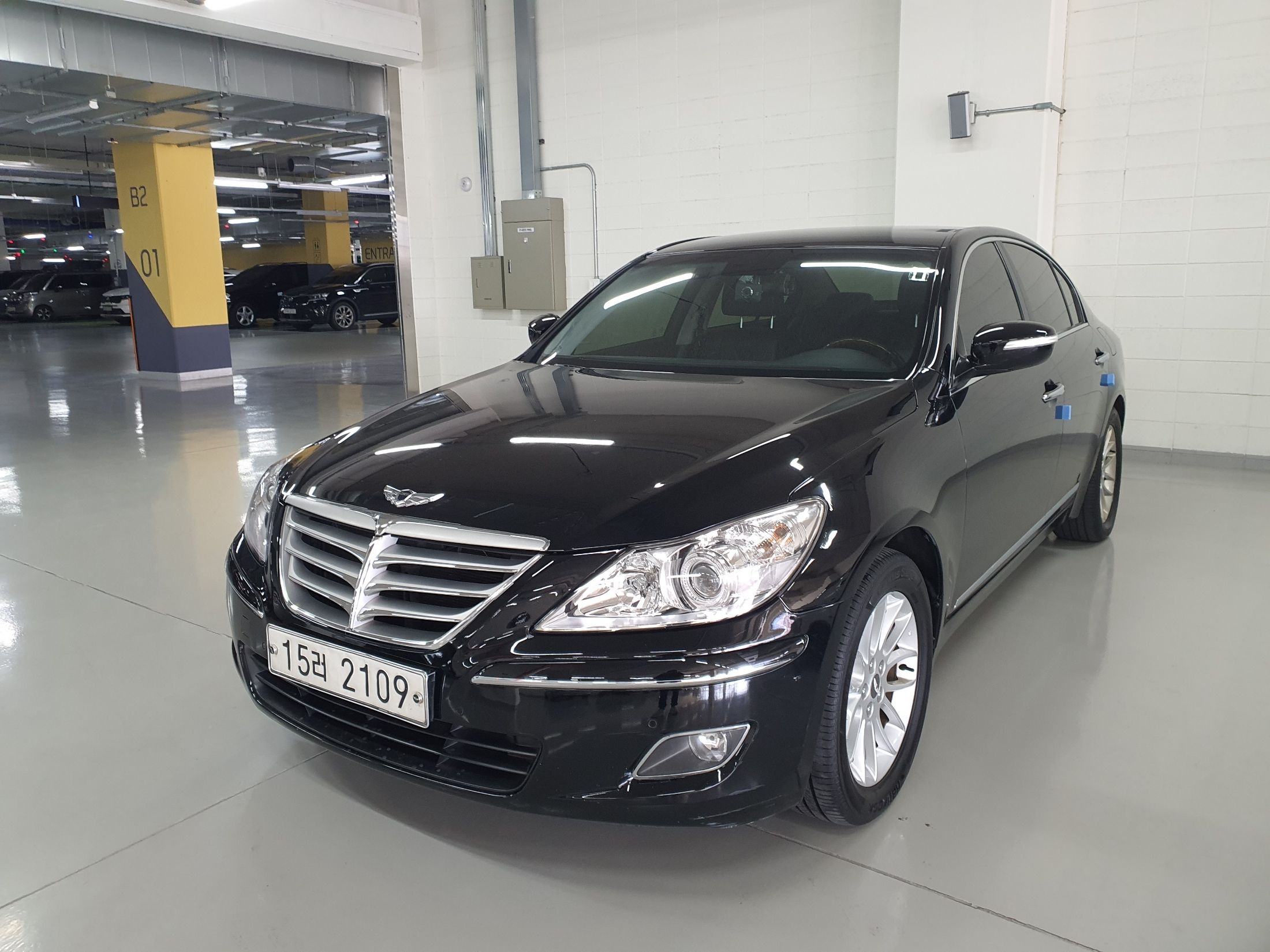 HYUNDAI GENESIS