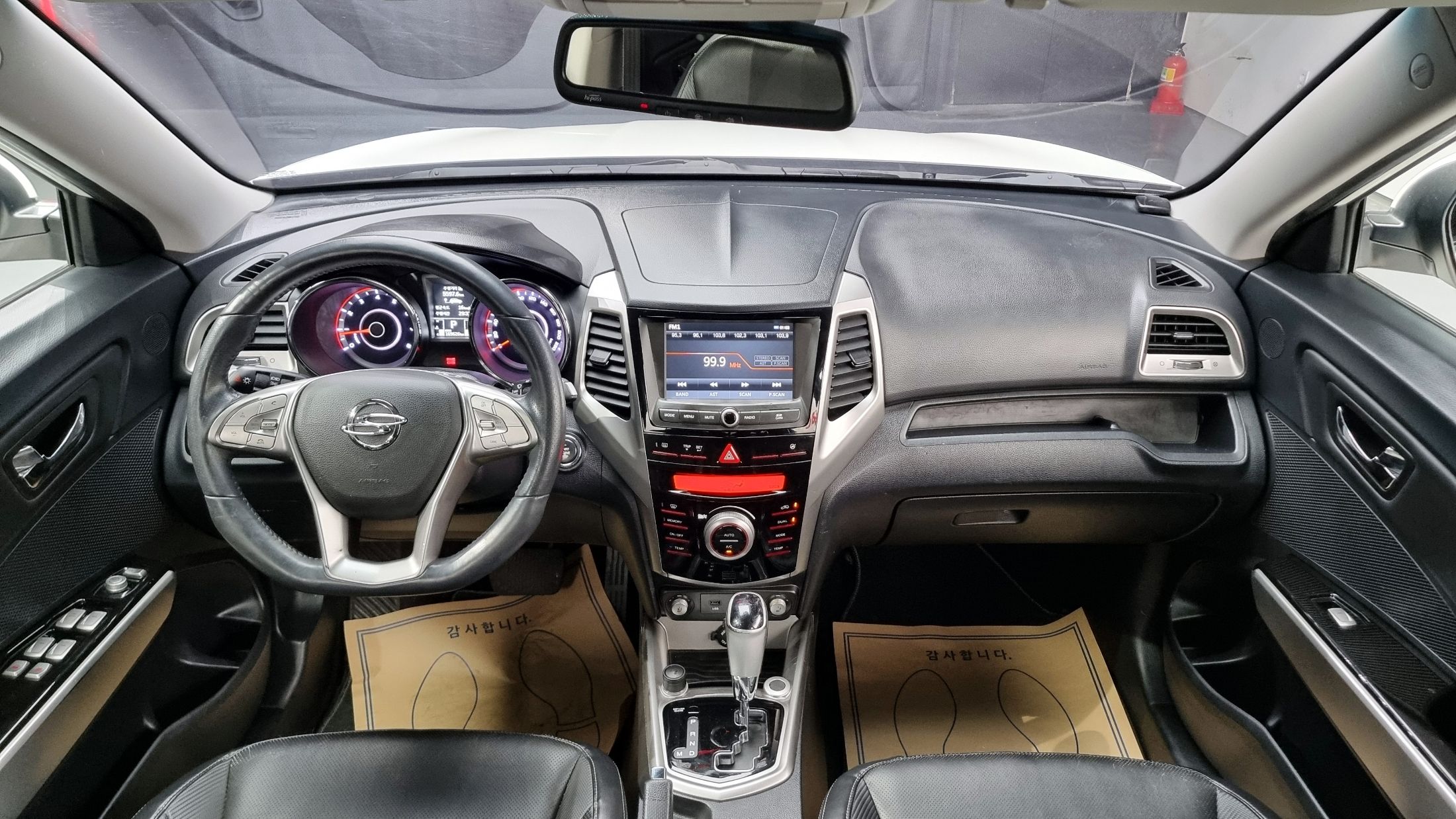 SSANGYONG TIVOLI 2015