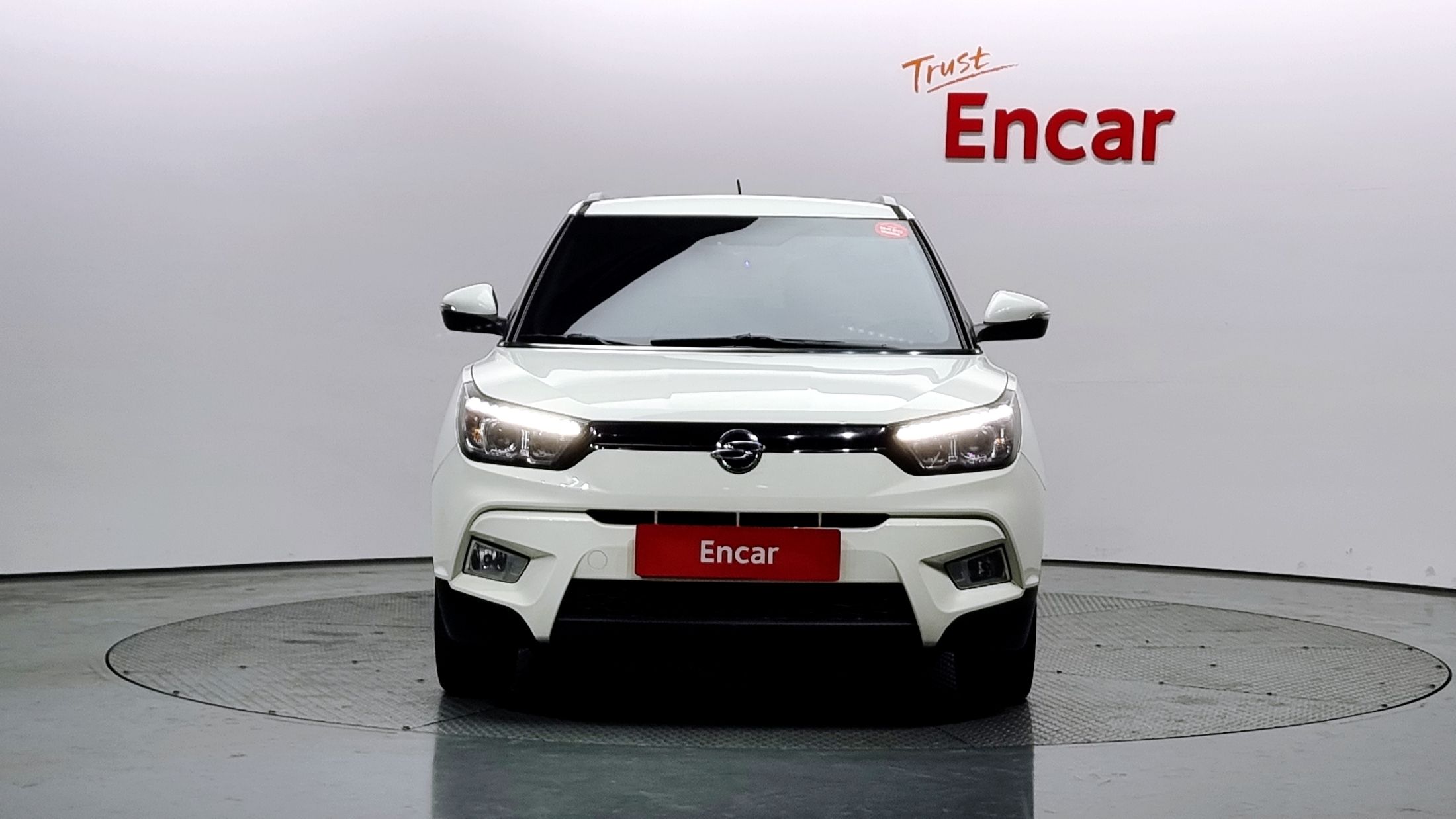 SSANGYONG TIVOLI 2015