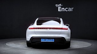 PORSCHE TAYCAN 2023