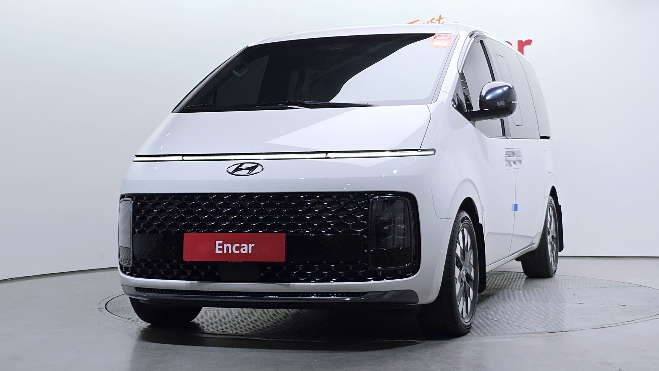 HYUNDAI STARIA 2024