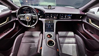 PORSCHE TAYCAN 2022